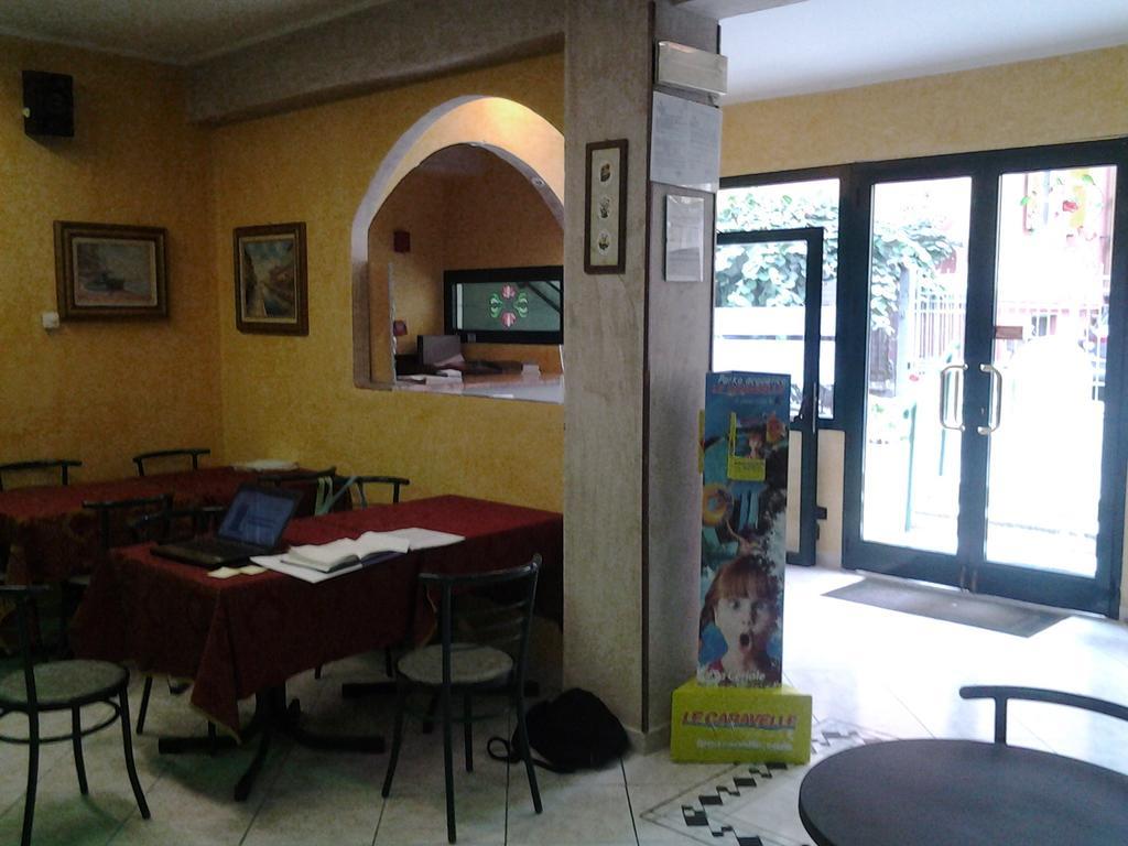 Hotel Lady Susanna Varraze Exterior foto