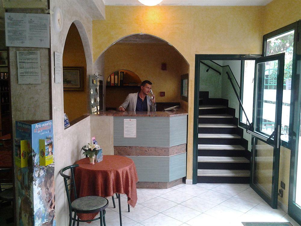 Hotel Lady Susanna Varraze Exterior foto
